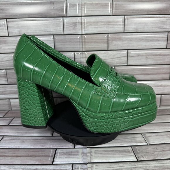 Fashion To Figure Women's Green Croc Embossed Platform Loafers Shoe Size 10-NEW - Picture 1 of 9